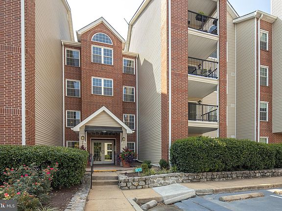 2nd image of 3309 Wyndham Cres #1178