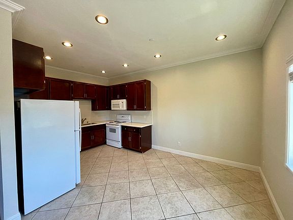 4th image of 2881 Mission St #3