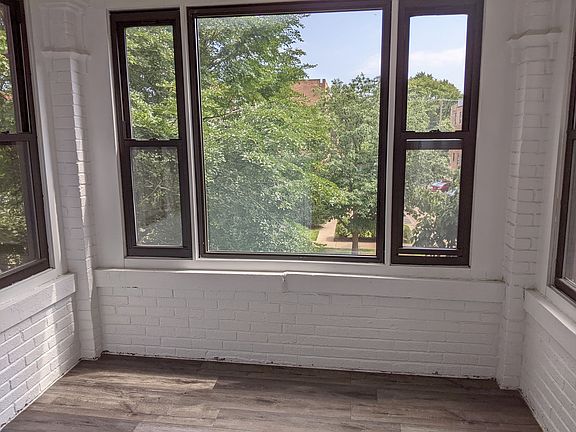 4th image of 744 Hinman Ave APT 2