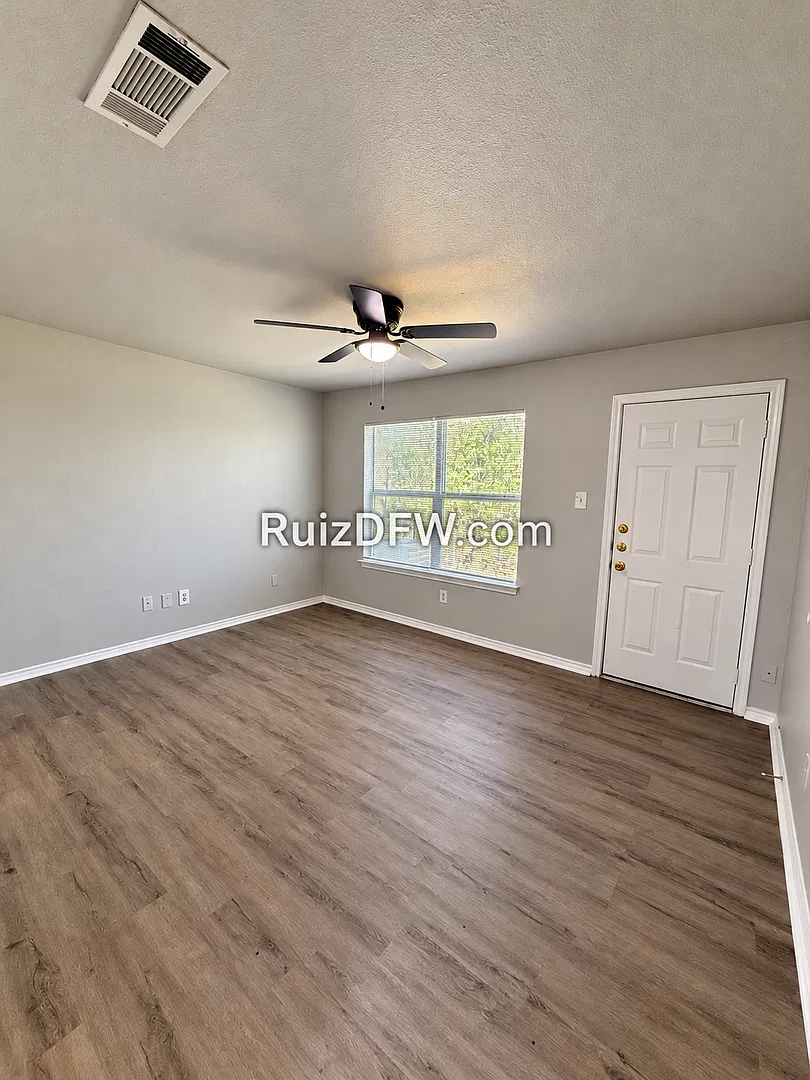 Welcome to 8124 Marydean Avenue! — Photo 3