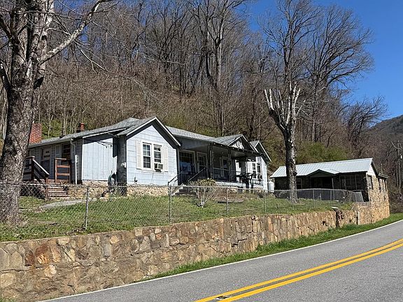 4th image of 153 N River Rd