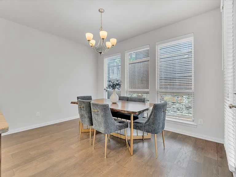 3905 Saint Ives Ln — Photo 13
