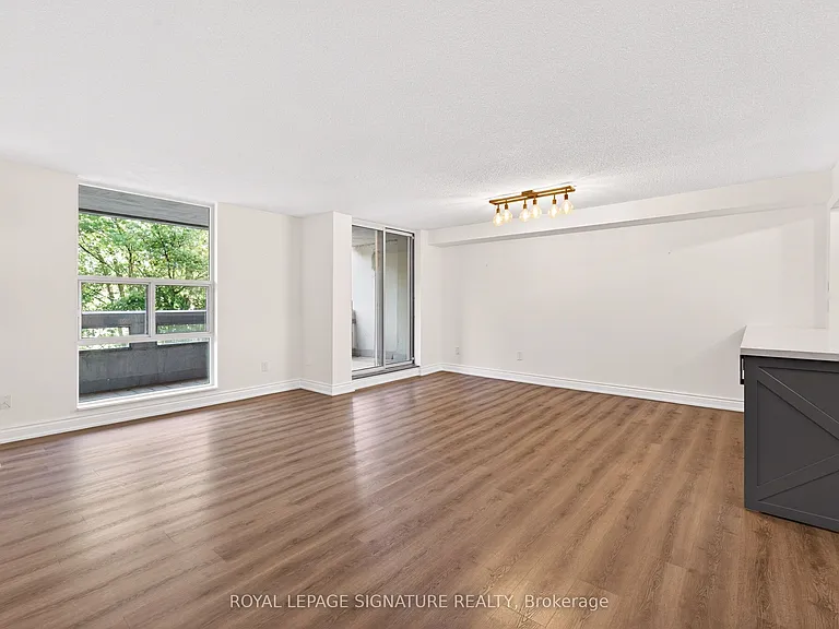 60 Inverlochy Blvd #309 — Photo 4
