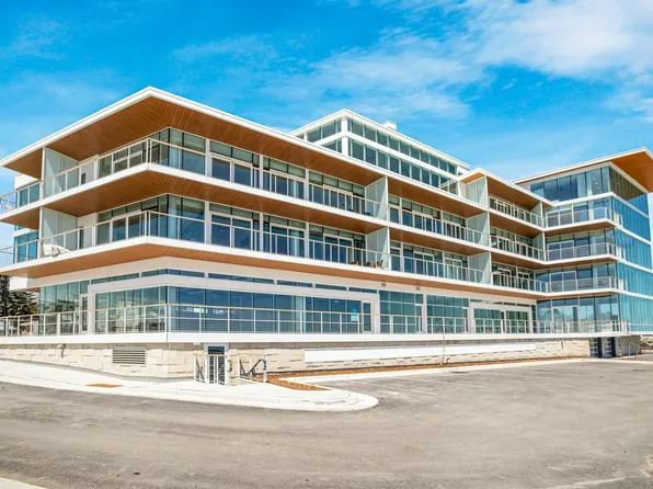 324 North Lake STREET #302, Port Washington, WI 53074