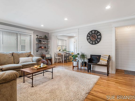 4th image of 28 W 27th St