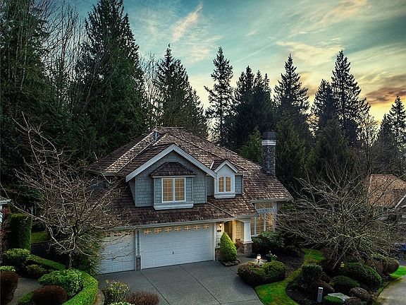 Home Is Located In The Coveted Waterbrook Neighborhood - Close To Microsoft, Freeways, Amenities, And The New Light-Rail System.