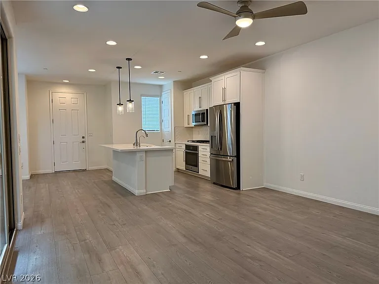 11699 Hamilton Lake Ave — Photo 3