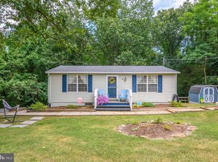 98 Persimmon Rd, Front Royal, VA 22630