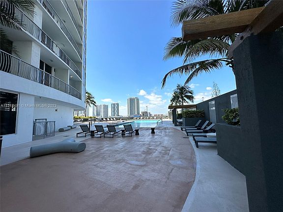 2nd image of 1750 N Bayshore Dr APT 2407