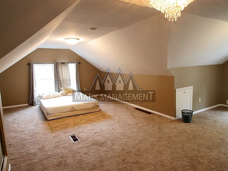 124 11th Ave NW — Photo 13