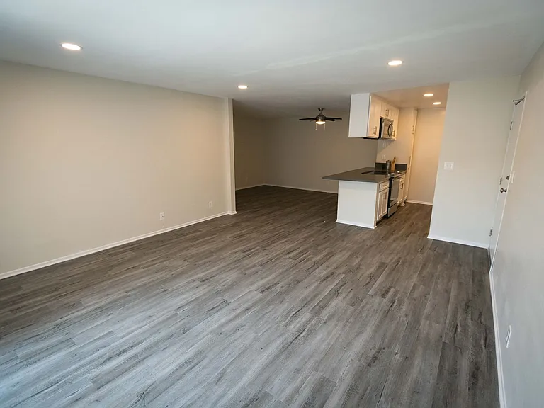 2039 North Las Palmas Ave — Photo 41