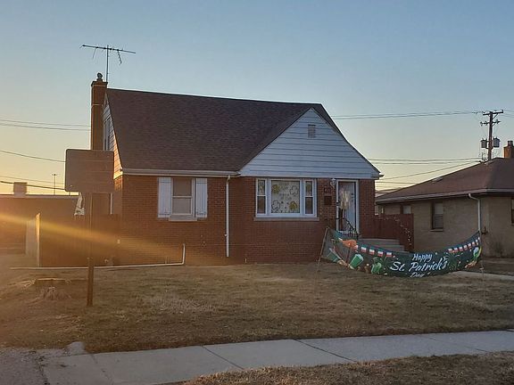 3rd image of 460 Clyde Ave