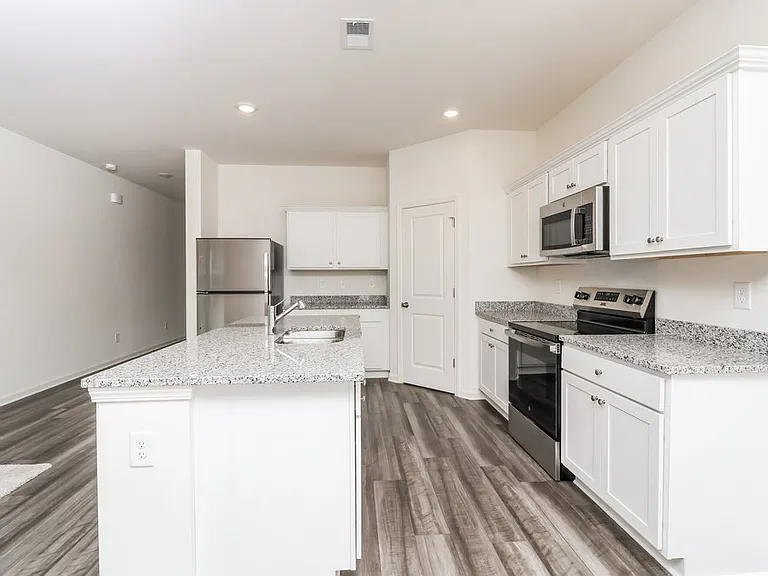 7738 Sudbury Cir — Photo 8