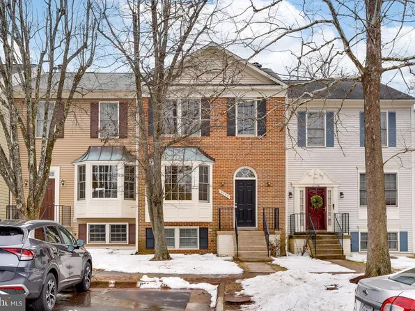 3752 Farmland Dr, Fairfax, VA 22033