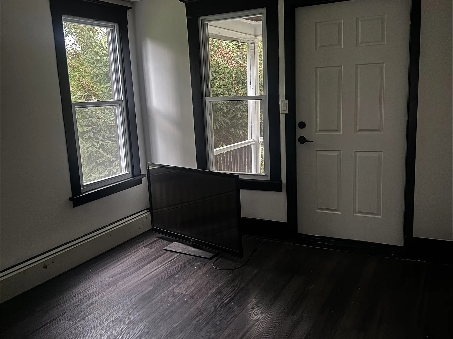 2 bed, 1000 sqft, $2,200 — Photo 2