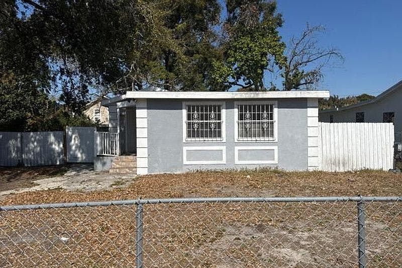 1st image of 3023 W Green St