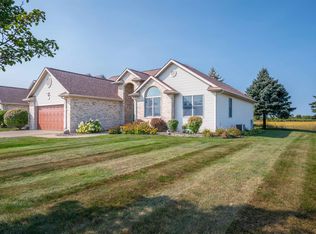 18 Willow Pointe Dr, Freeland, MI 48623