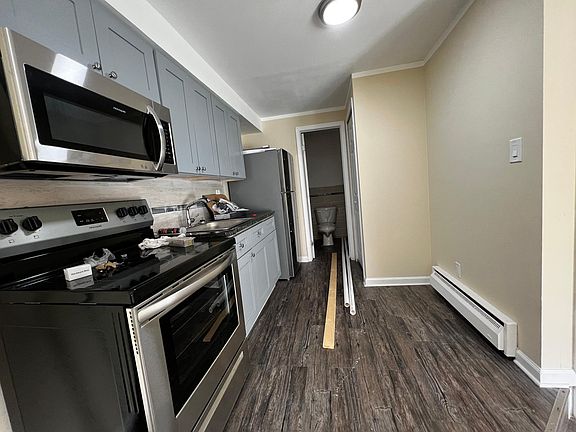 2nd image of 3807 Lippincott Blvd #4A