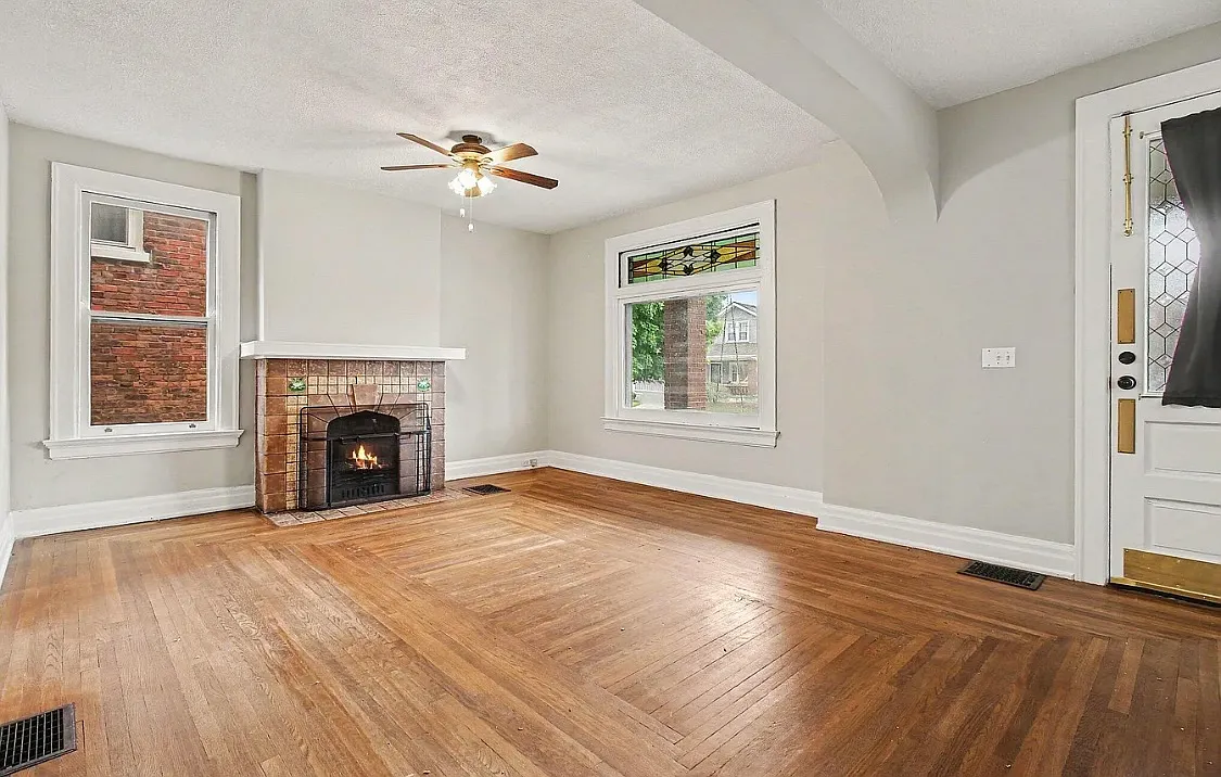 122 W 34th St — Photo 3