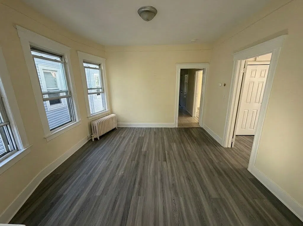 2 bed, 850 sqft, $2,200 — Photo 2
