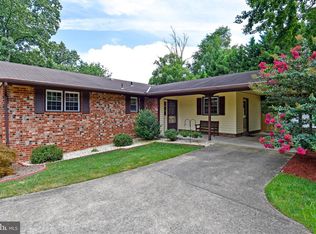 5251 Ridge Ct, Fairfax, VA 22032