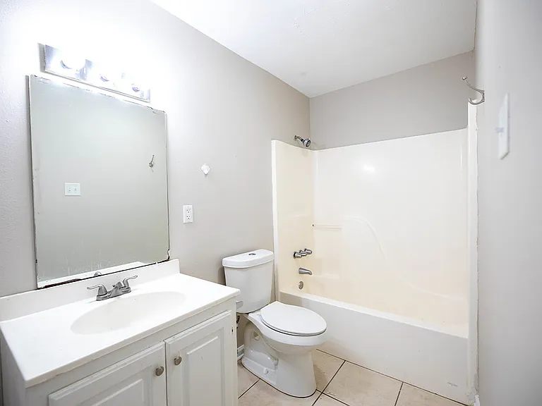 883A-SISTRUNK-bathroom1_01162025
