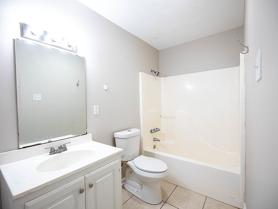 883A-SISTRUNK-bathroom1_12082023