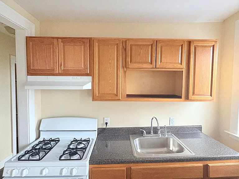34 Hotchkiss St #C06 — Photo 3
