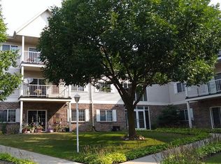 140 W Commerce Blvd UNIT 107, Slinger, WI 53086