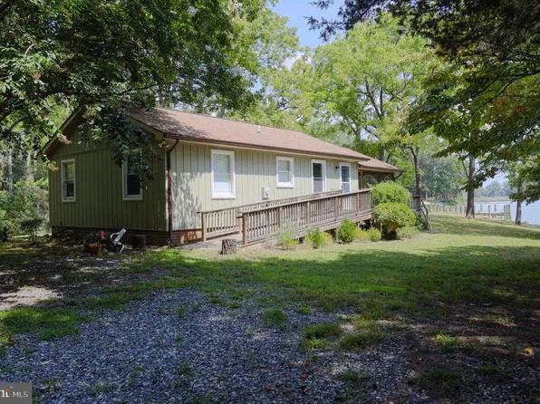 1026 Presley Creek Dr, Heathsville, VA 22473
