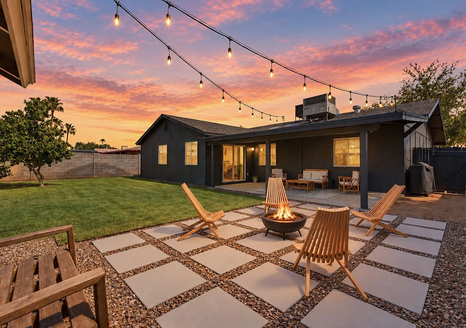 Beautifully Renovated 3 Bedroom 2 Bathroom Home Walking Distance To Downtown Gilbert — Photo 1