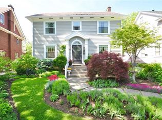 2991 Yorkshire Rd, Cleveland Heights, OH 44118