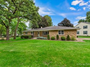 195 Westgate Dr, Elgin, IL 60123