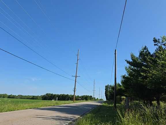 4th image of 23968 Huber Hitler Rd