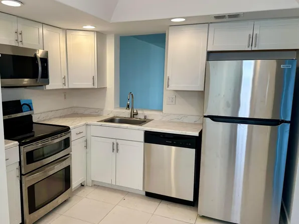 7664 NW 18TH Street #208, Margate, FL 33063