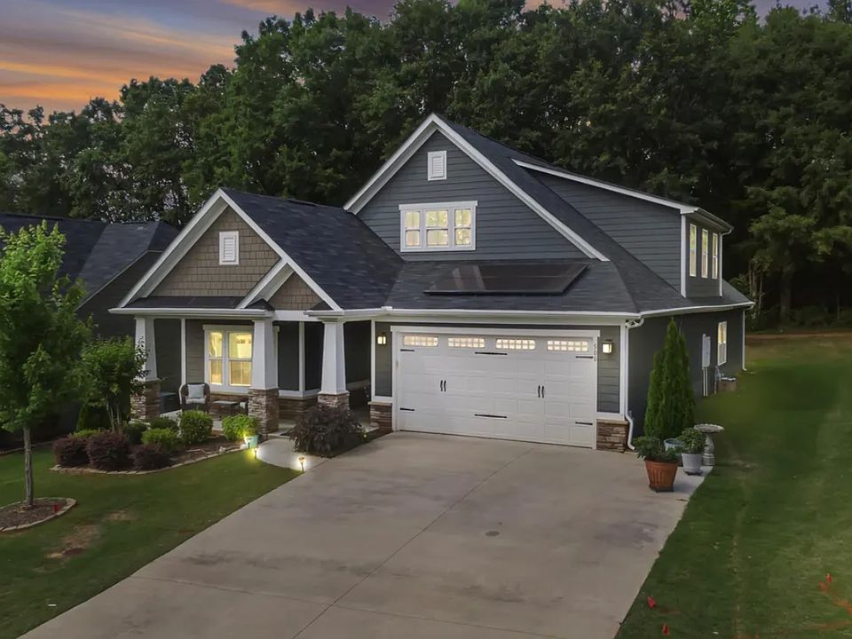1st image of 500 Briar Oaks Ln
