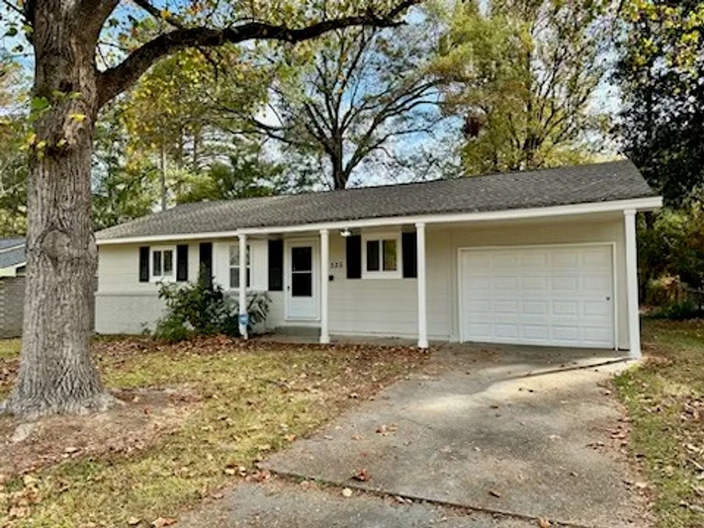 Newly Renovated 3 Bedroom House North Jackson! — Photo 2