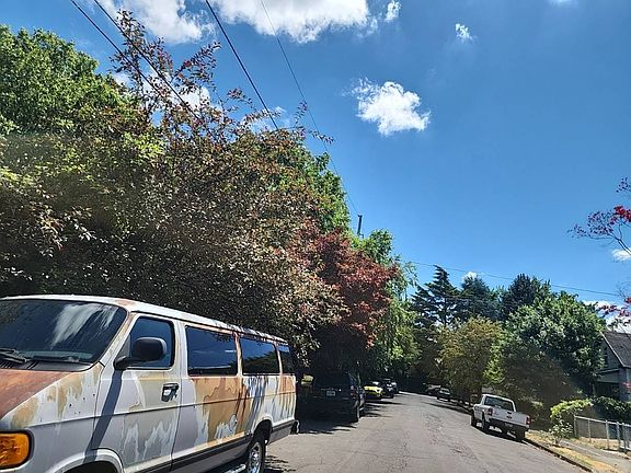 4th image of 3544 NE 6th Ave