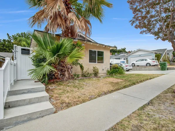 21713 Mulholland Dr, Woodland Hills, CA 91364