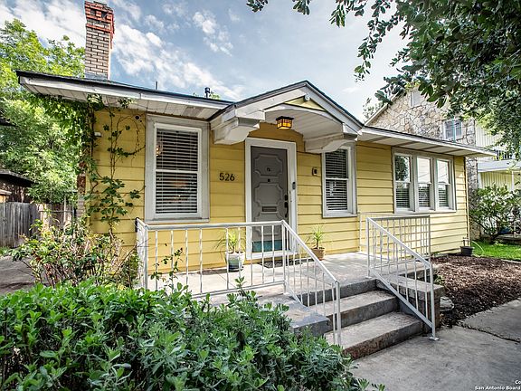 3rd image of 526 W Gramercy Pl