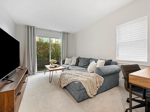 5th image of 1351 W Altgeld St APT 3B