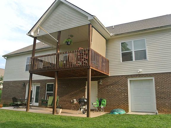 4th image of 128 Blackwood Way