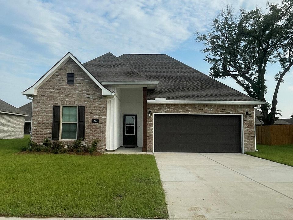 1st image of 16 Red Oak Dr