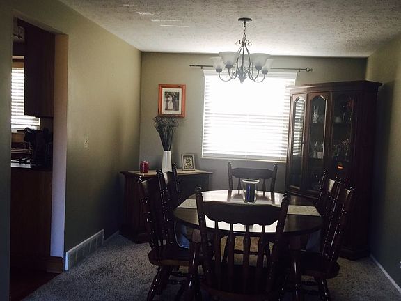 4th image of 594 Linden Dr