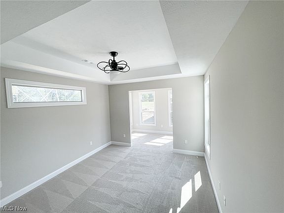 5th image of 279 Chestnut Ln