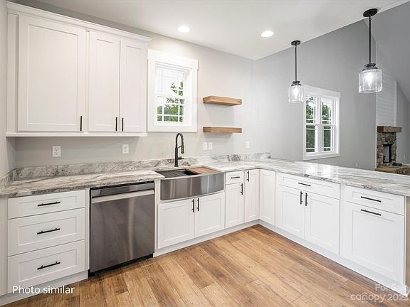 3rd image of 38 Byron Forest Dr