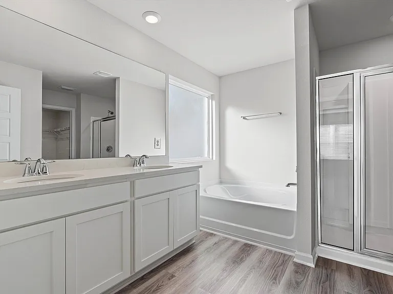 13581 Paris Cir — Photo 11