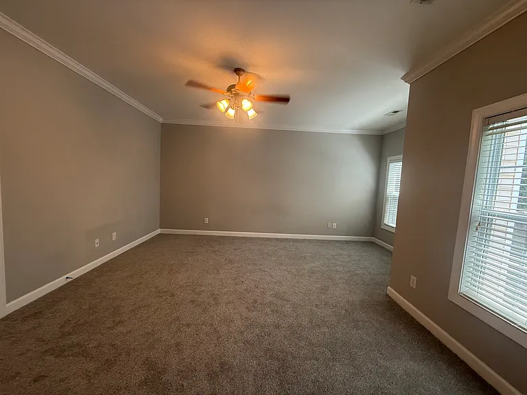 1206 Grayscroft Dr — Photo 13