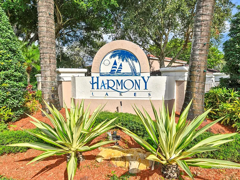 1663 E Harmony Lake Cir — Photo 42