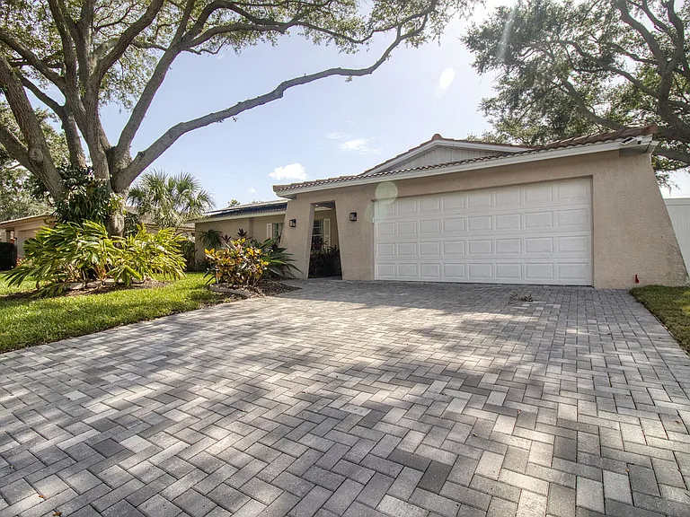 355 Laughing Gull Ln — Photo 31